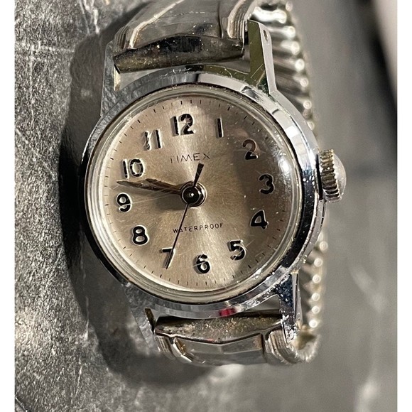 Vintage Timex Ladies Wind-up Watch With Unique Art Deco Patterned Stretch Band